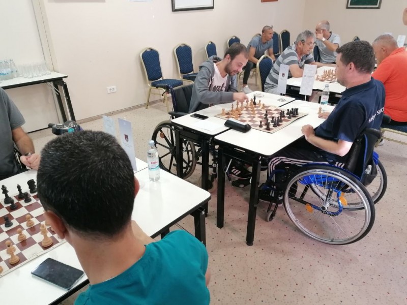 U Nemu održan šahovski turnir za oboljele od distrofije 2